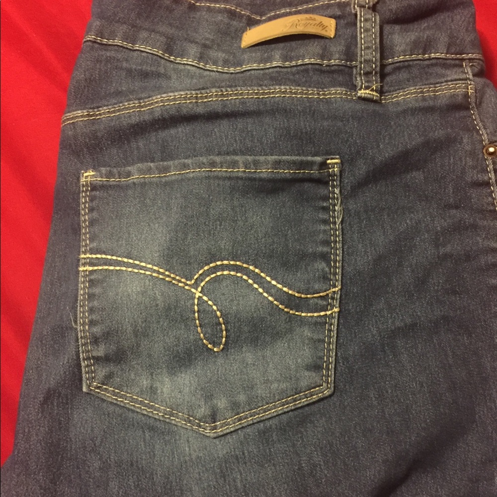 CLOSET CLEAR OUT - Royalty For Me Jeans / Capris